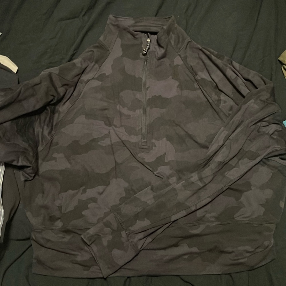 Black camo cropped half zip lululemon